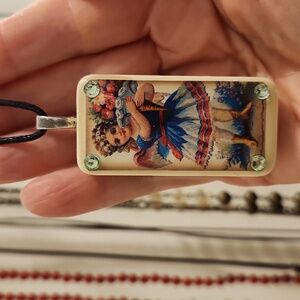 Kitsch Domino / Vintage Girl Necklace